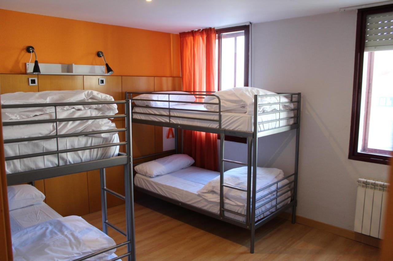 Mola! Hostel Burgo Eksteriør billede